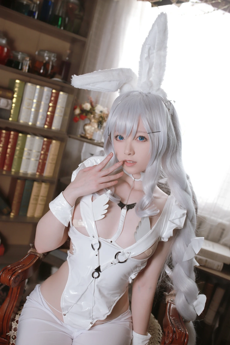 朝霧愛《恶毒兔女郎》主题写真：27张全套美图