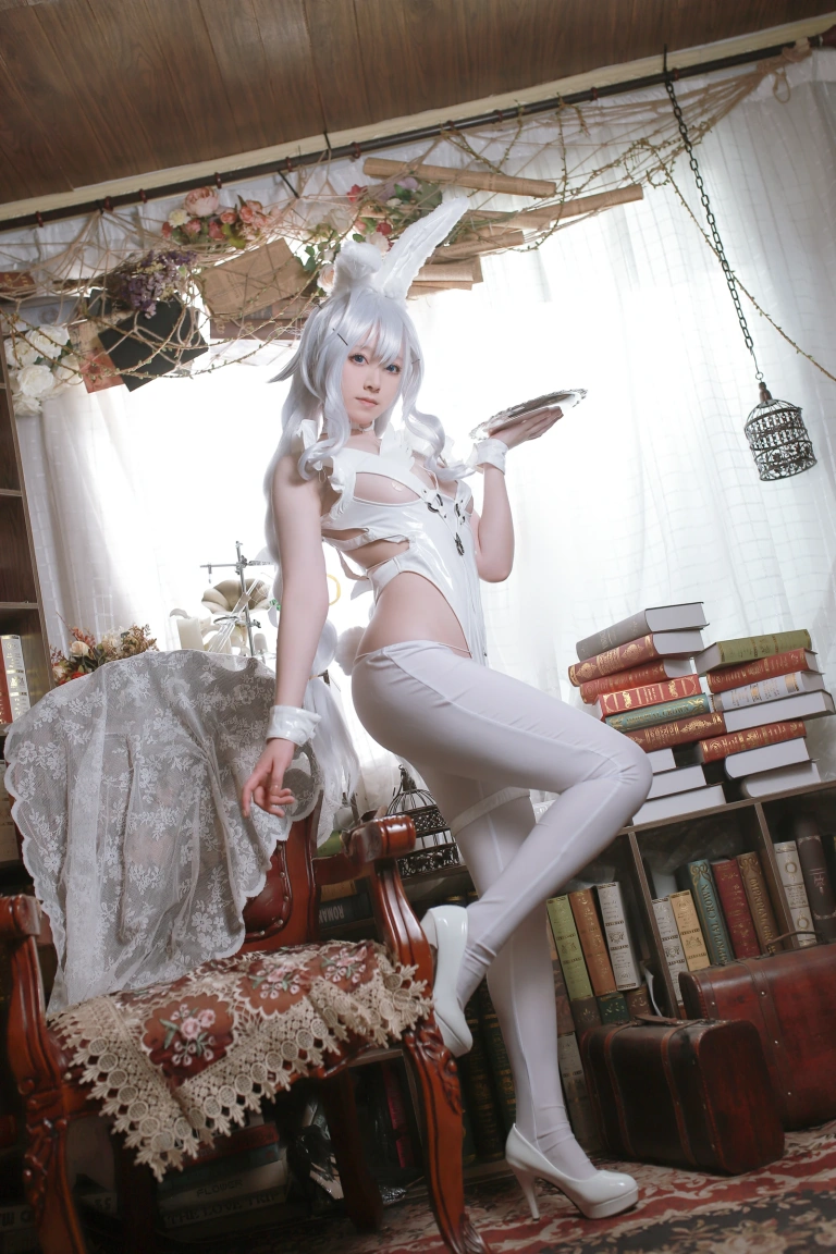 朝霧愛《恶毒兔女郎》主题写真：27张全套美图