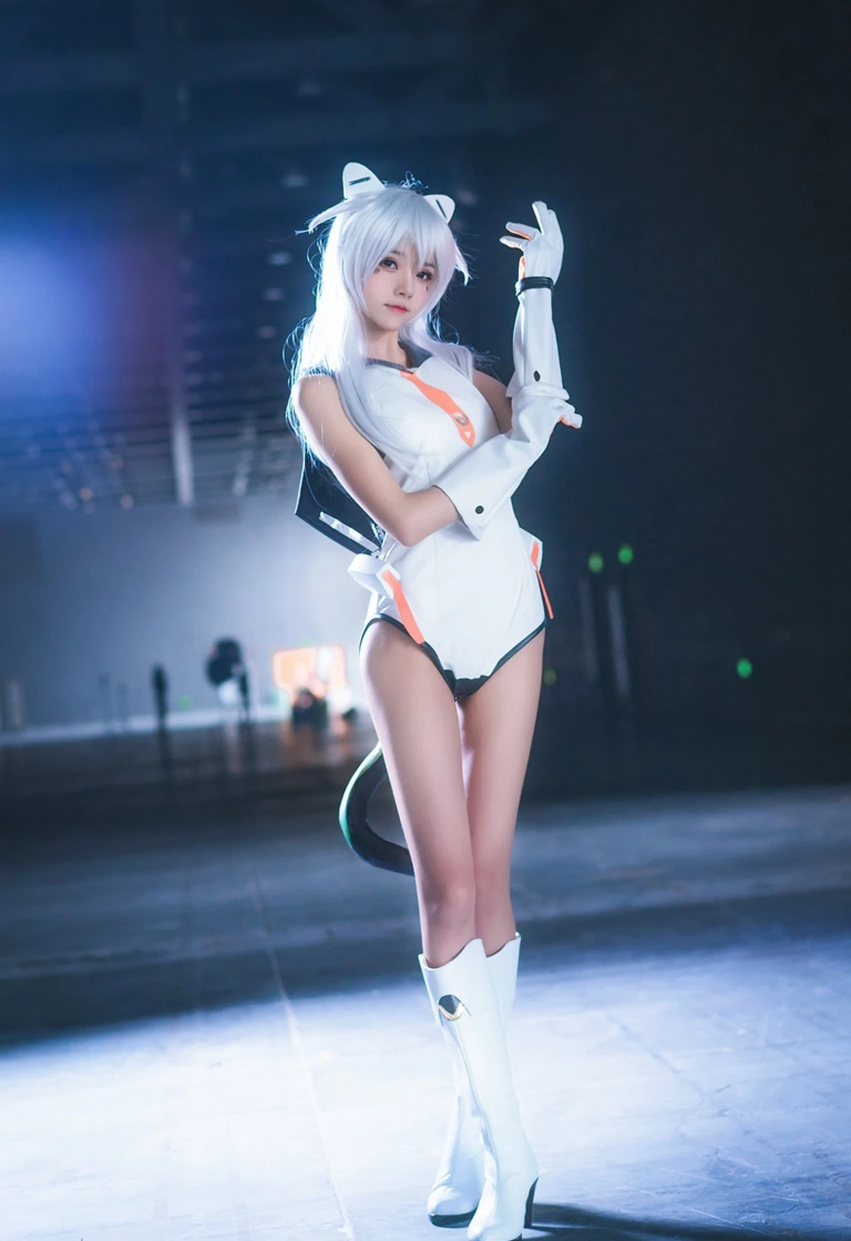 桜桃喵《机动战队：遥 2》主题写真：32张全套美图
