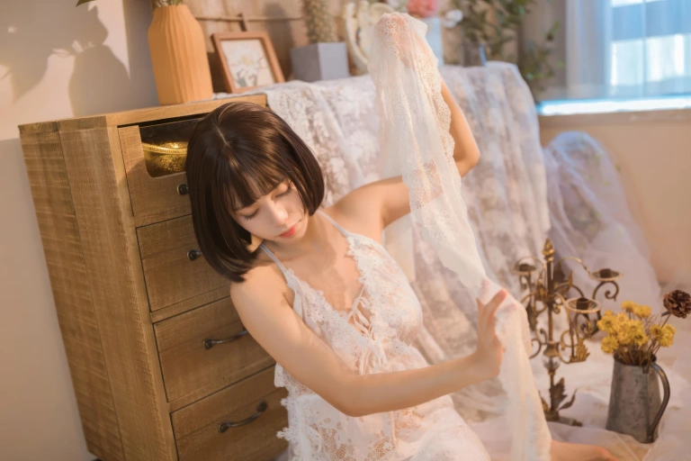 三無人型《日落》主题写真：32张全套美图