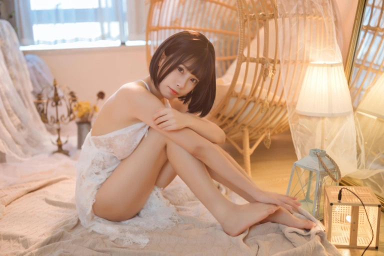 三無人型《日落》主题写真：32张全套美图
