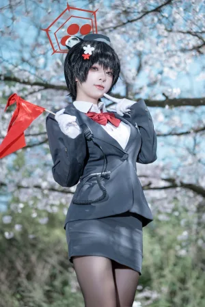 矢量鱼《蔚蓝档案 春日椿导游》主题写真：32张全套美图