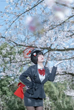 矢量鱼《蔚蓝档案 春日椿导游》主题写真：32张全套美图