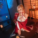 贞子蜜桃《碧蓝航线 新春光荣》主题写真：32张全套美图
