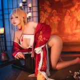 贞子蜜桃《碧蓝航线 新春光荣》主题写真：32张全套美图