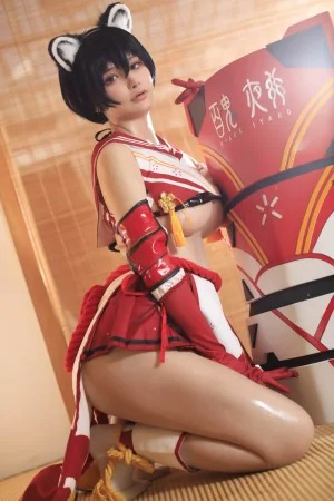 前羽《碧蓝档案 春日椿》主题写真：33张全套美图