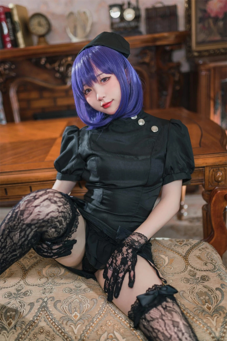 花铃《黑江雫护士》主题写真：35张全套美图