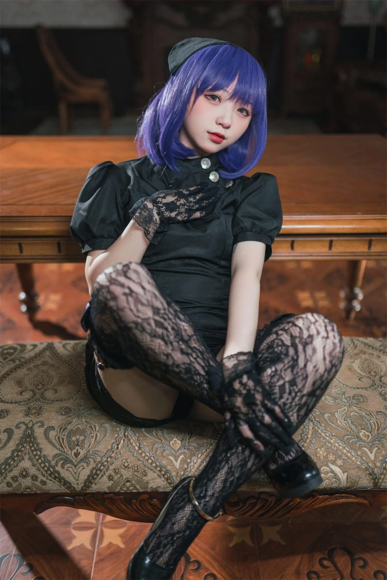 花铃《黑江雫护士》主题写真：35张全套美图