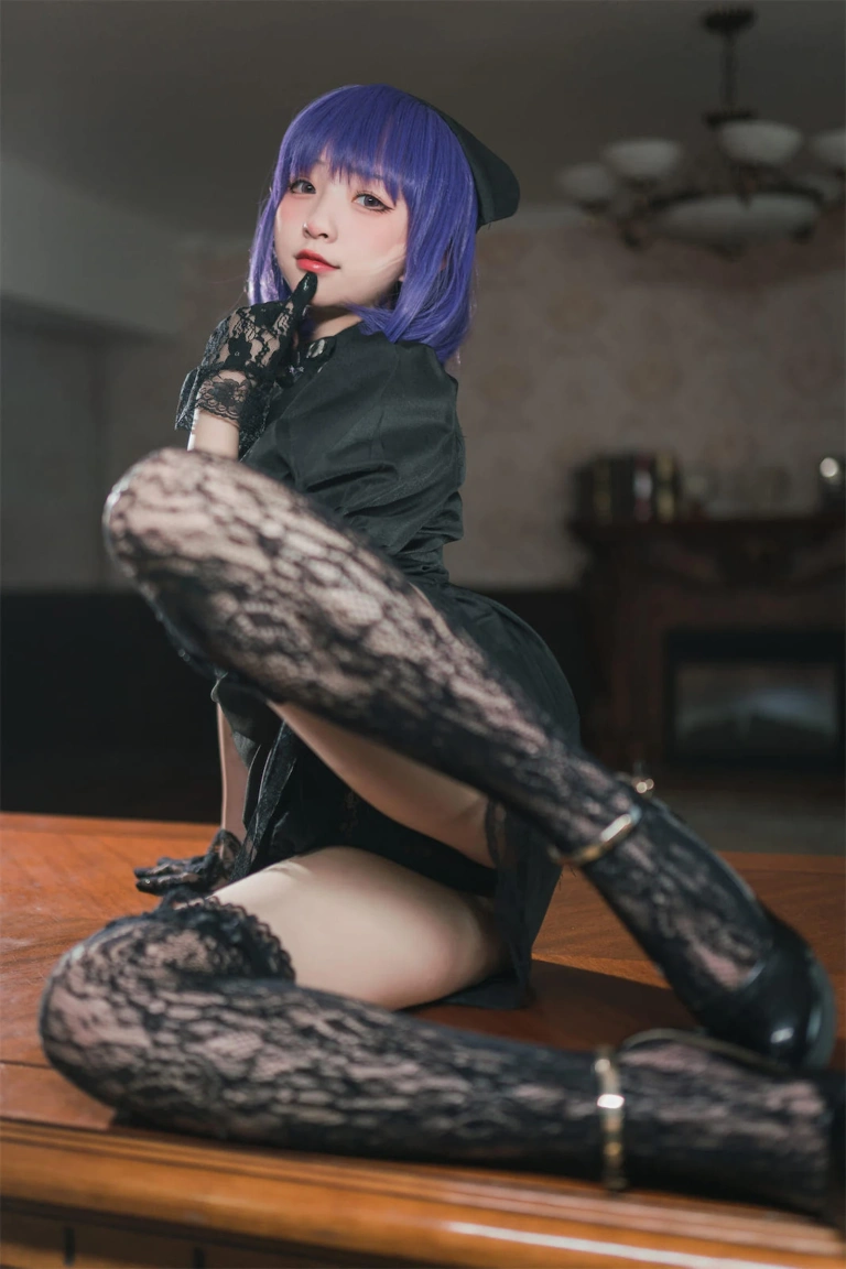 花铃《黑江雫护士》主题写真：35张全套美图