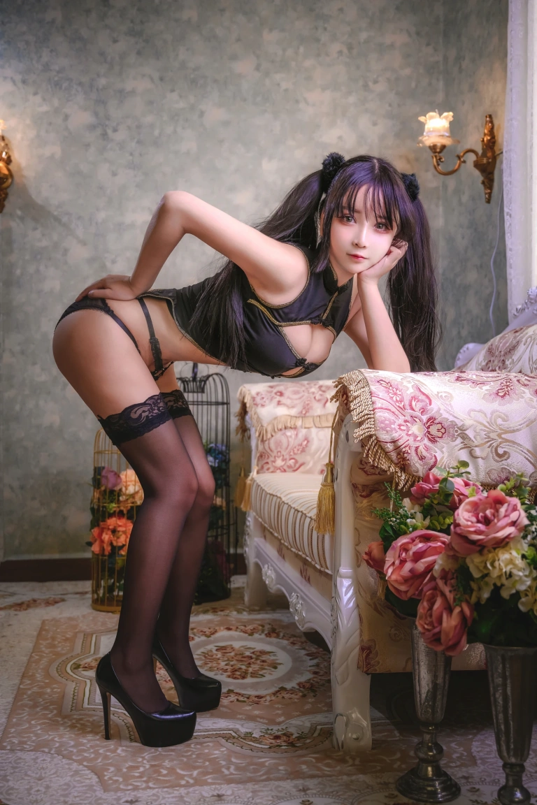 抱走莫子《双马尾》主题写真：35张全套美图