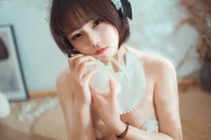 七月喵子《巨婴》主题写真：40张全套美图