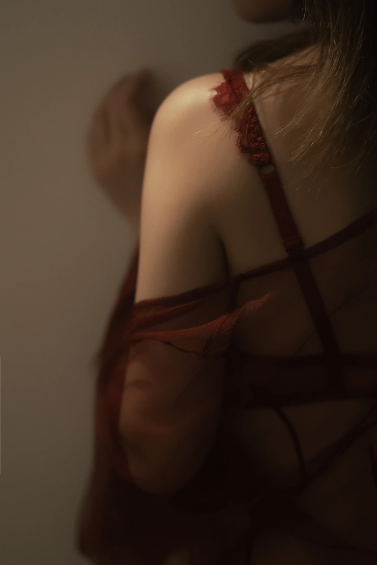 桃良阿宅《红烛》主题写真：43张全套美图