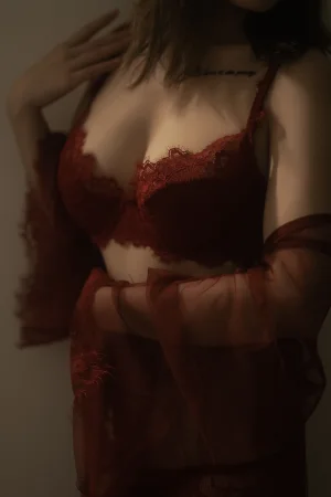 桃良阿宅《红烛》主题写真：43张全套美图