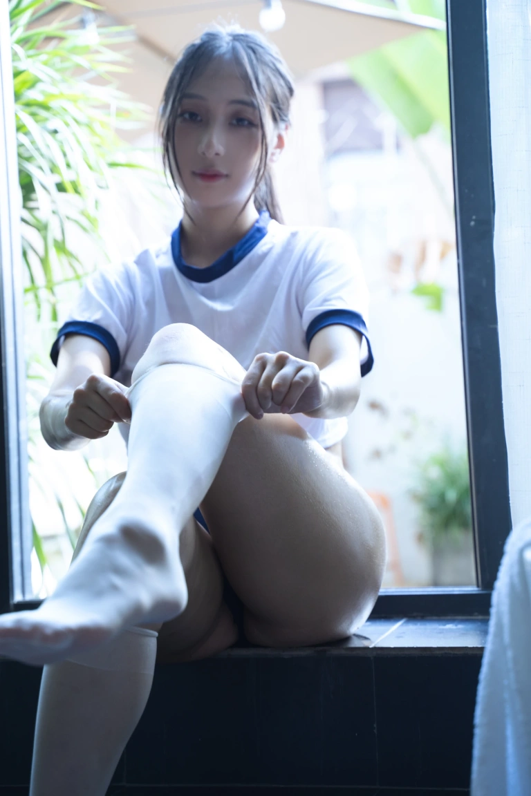 浅安安《体操服》主题写真：49张全套美图