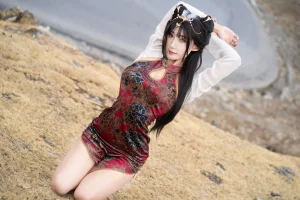 三水子《玉玲珑旗袍》主题写真：54张全套美图