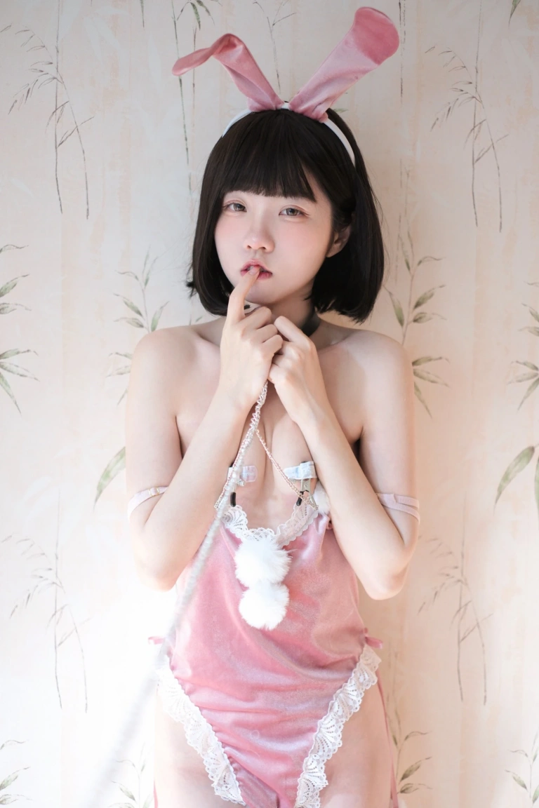 可可小白兔《純慾兔女郎&濕身死庫水》主题写真：78张全套美图