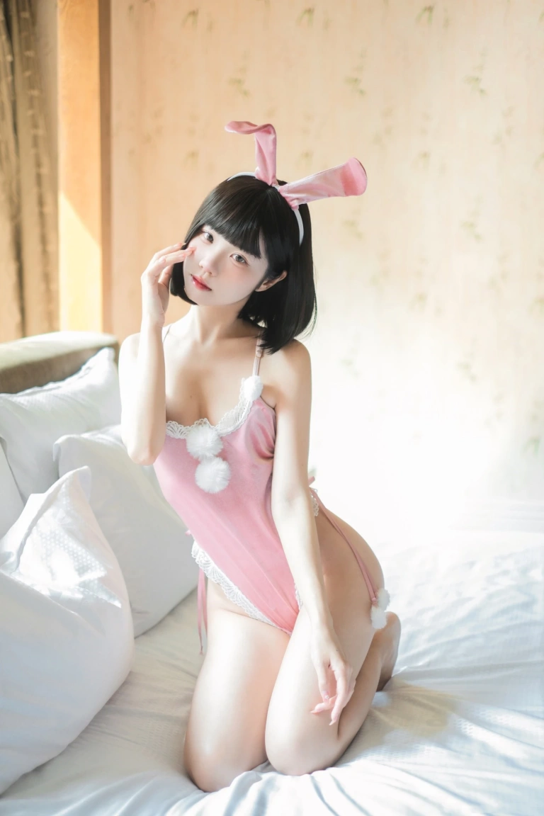 可可小白兔《純慾兔女郎&濕身死庫水》主题写真：78张全套美图