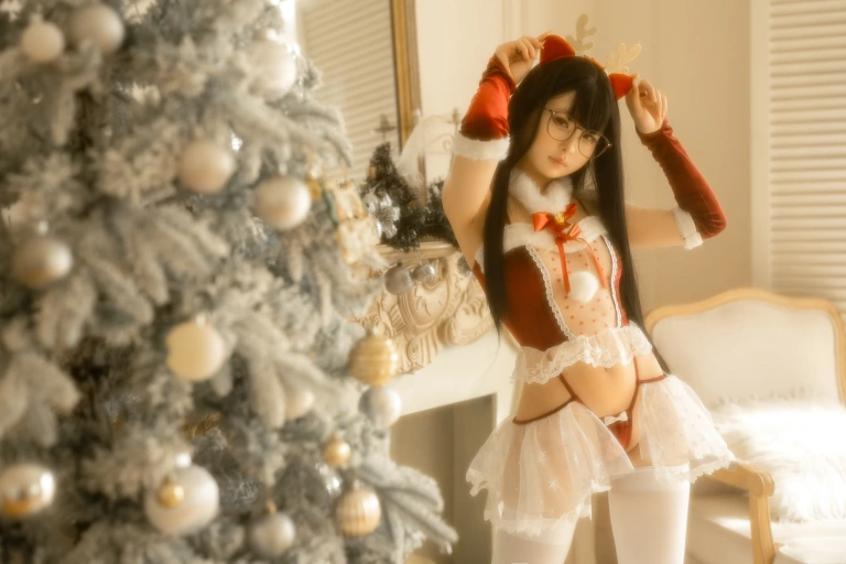 幼水铃衣《圣诞小鹿》主题写真：80张全套美图，含2个视频