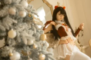 幼水铃衣《圣诞小鹿》主题写真：80张全套美图，含2个视频