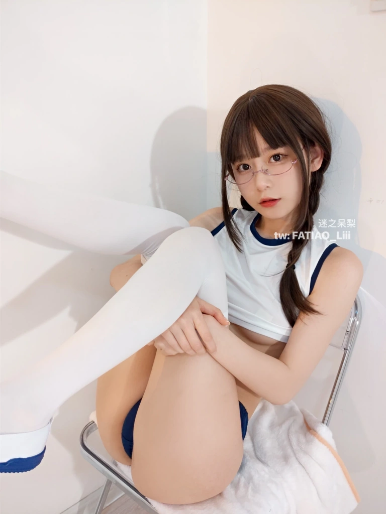 迷之呆梨《Fantia 2021年11月会员合集（9期）》主题写真：203张全套美图，含9个视频