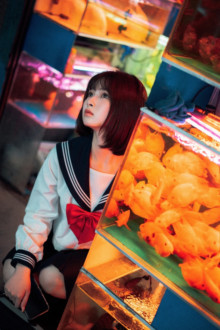 河豚抚子《金鱼jk》主题写真：25张全套美图