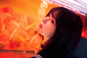 河豚抚子《金鱼jk》主题写真：25张全套美图