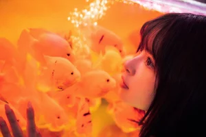 河豚抚子《金鱼jk》主题写真：25张全套美图