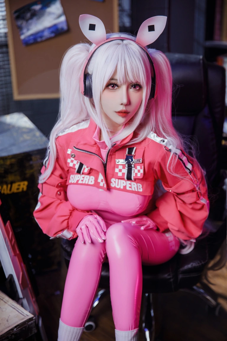 仙女月《NIKKE 胜利女神 爱丽丝》主题写真：22张全套美图