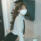 杏仁曲奇《OL额外时间》主题写真：61张全套美图