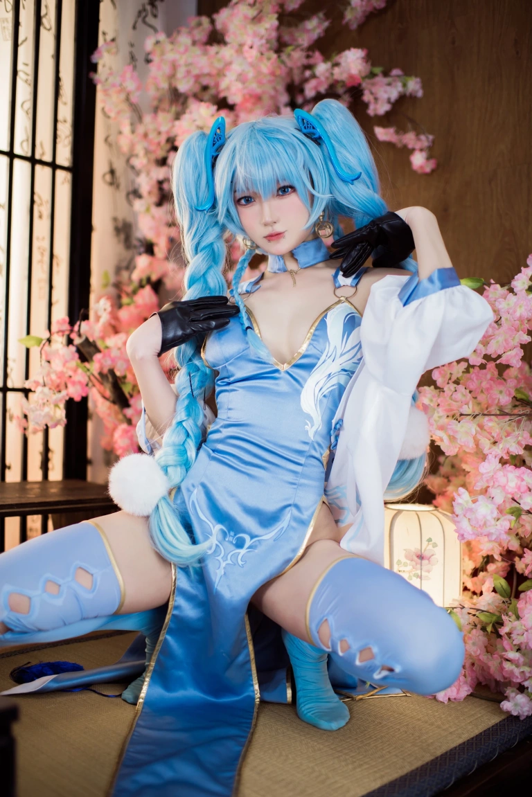 阿包也是兔娘《少女前线 PA15翠雀媚》主题写真：31张全套美图