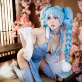 阿包也是兔娘《少女前线 PA15翠雀媚》主题写真：31张全套美图