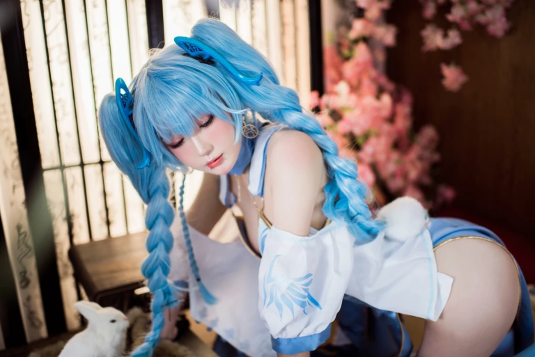 阿包也是兔娘《少女前线 PA15翠雀媚》主题写真：31张全套美图
