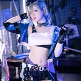 屿鱼《[Patreon] 2023年09月套图会员合集》主题写真：36张全套美图