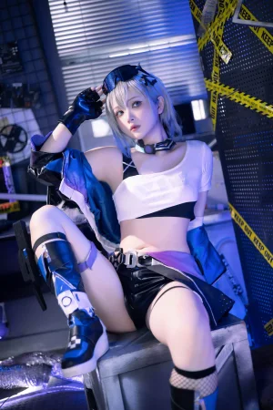 屿鱼《[Patreon] 2023年09月套图会员合集》主题写真：36张全套美图