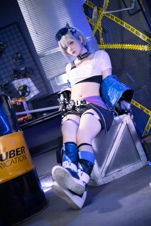 屿鱼《[Patreon] 2023年09月套图会员合集》主题写真：36张全套美图