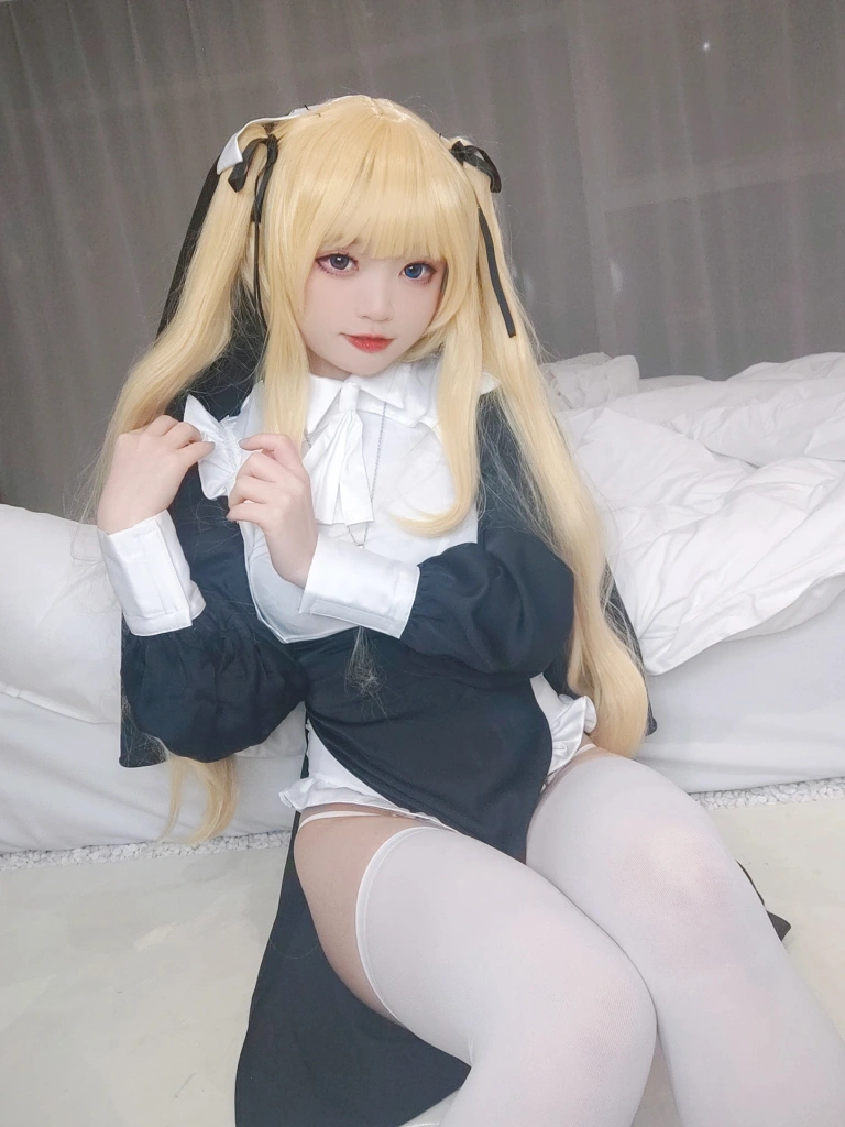 神沢永莉《英梨梨修女自拍》主题写真：129张全套美图