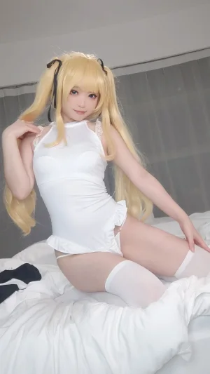 神沢永莉《英梨梨修女自拍》主题写真：129张全套美图