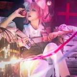 伊喵君《明日方舟 巫恋》主题写真：18张全套美图