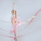 是一只熊仔《后辈酱》主题写真：20张全套美图