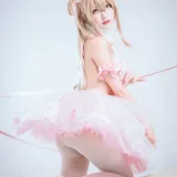 是一只熊仔《后辈酱》主题写真：20张全套美图