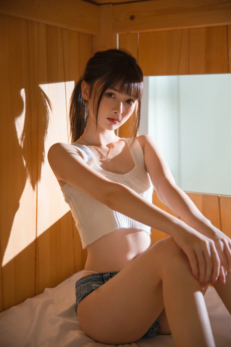 河豚抚子《居家少女》主题写真：24张全套美图