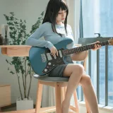 三無人型《吉他妹妹》主题写真：24张全套美图