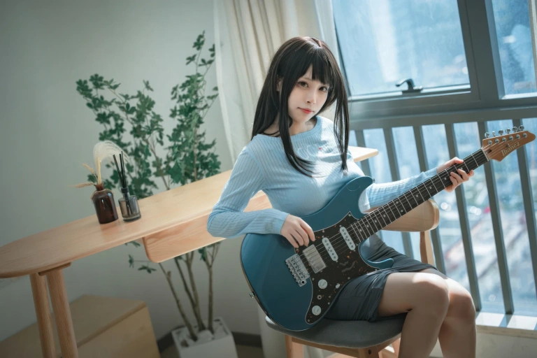 三無人型《吉他妹妹》主题写真：24张全套美图