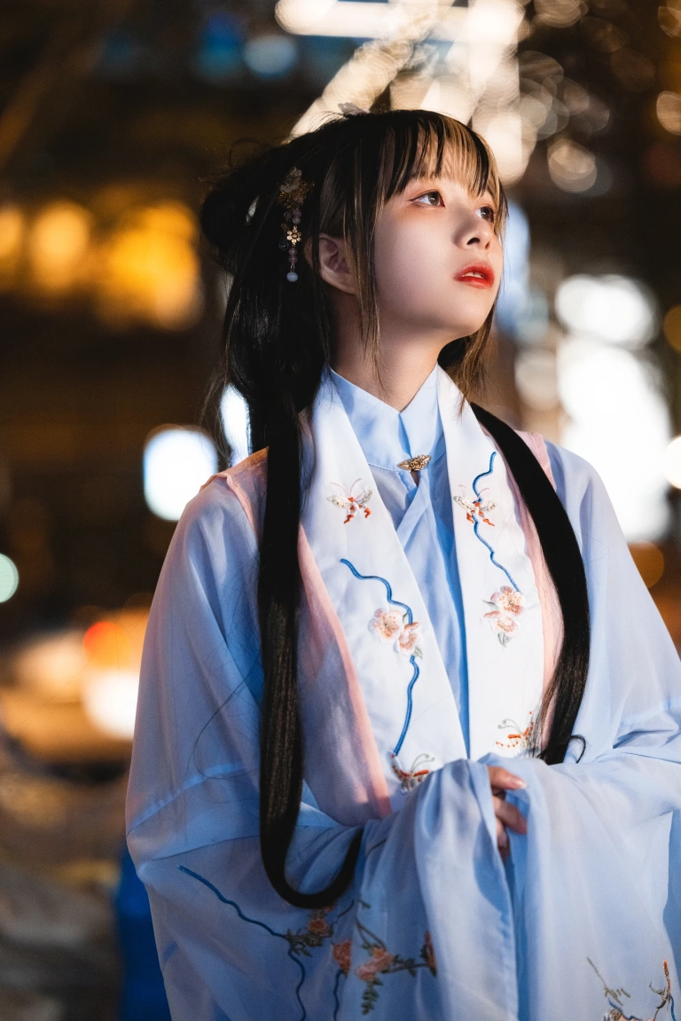 清青琴玖《隔世》主题写真：25张全套美图