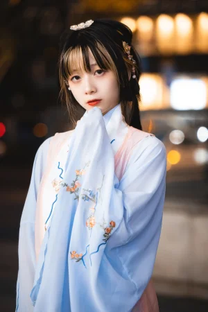 清青琴玖《隔世》主题写真：25张全套美图