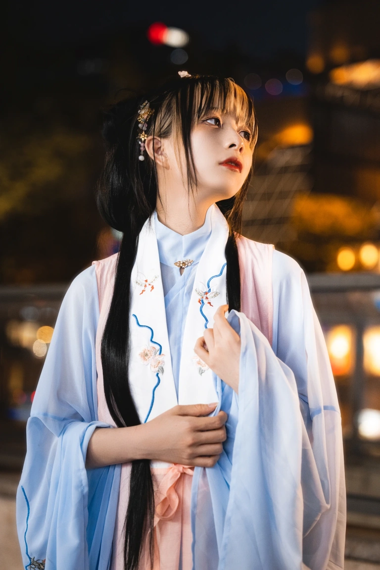 清青琴玖《隔世》主题写真：25张全套美图