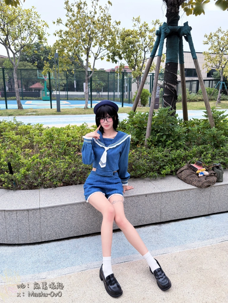 麻薯好吃《小水手》主题写真：27张全套美图