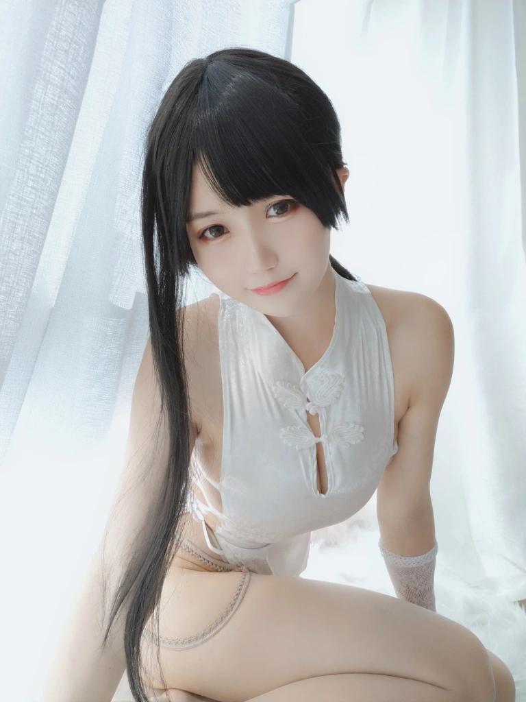 小仓千代《旗袍》主题写真：28张全套美图