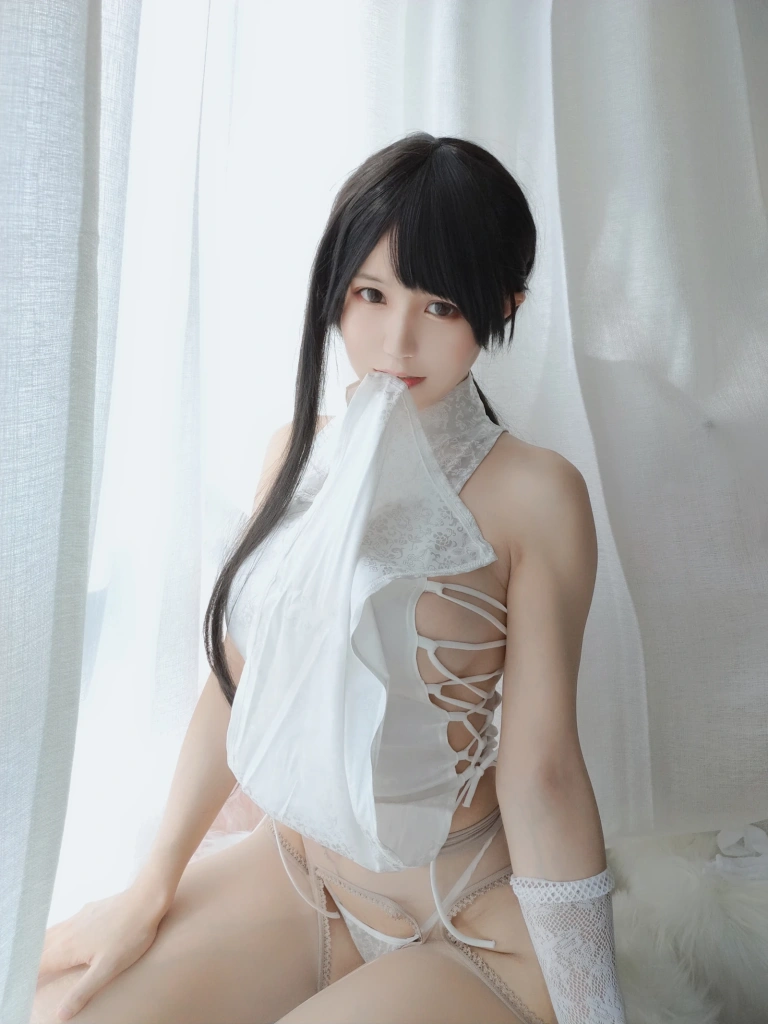 小仓千代《旗袍》主题写真：28张全套美图