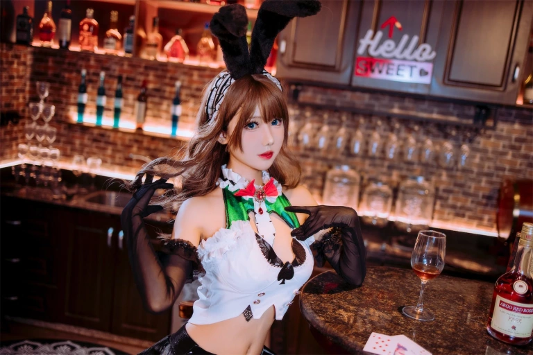 仙女月《莫妮卡》主题写真：33张全套美图
